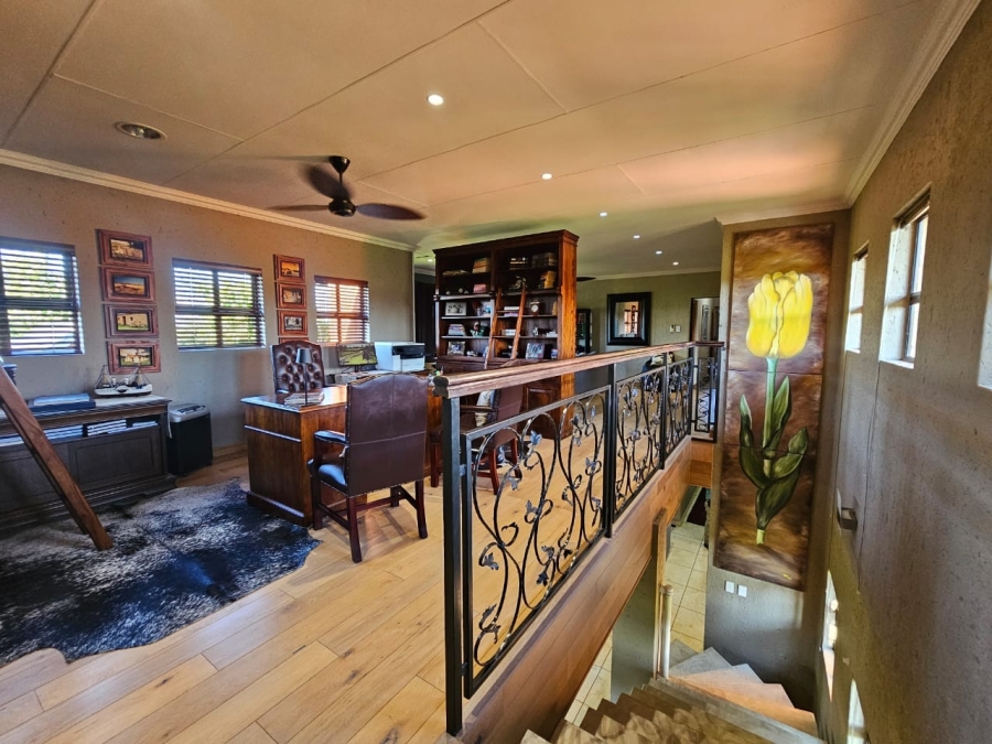 5 Bedroom Property for Sale in Grimbeeck Park North West